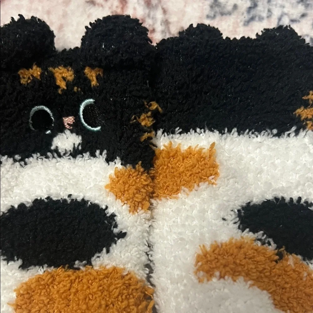 Cat Lovers Cute Cat Paw Fuzzy Socks Bundle